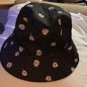 🌻NWT Fun Unisex Reversible Bucket Hat One Size Fits All 🌻